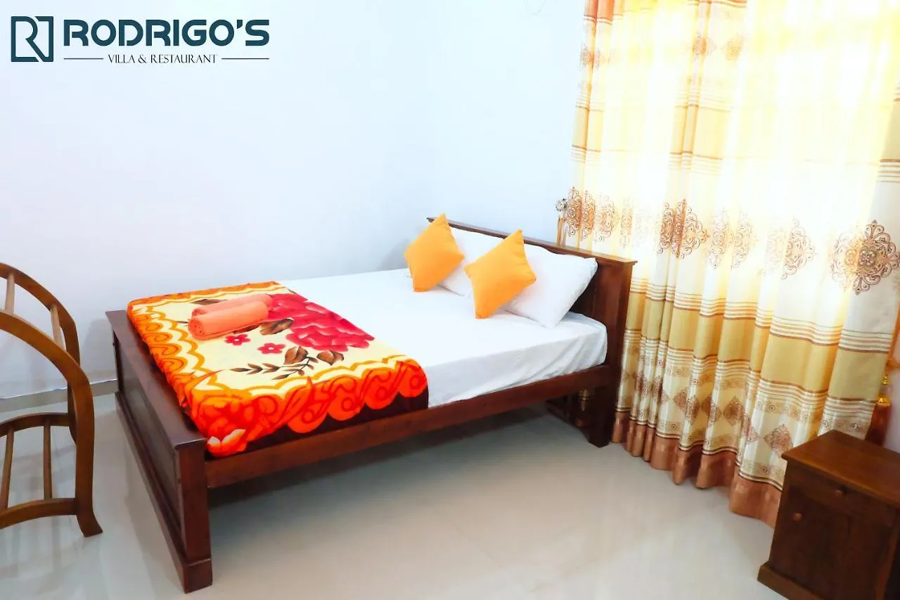 Rodrigo'S Villa & Restaurant Negombo 3*,